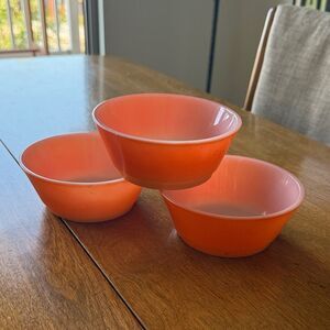 Set of 3 Anchor Hocking cereal bowls